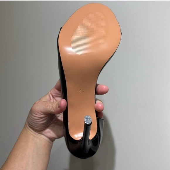 Elegant Black High Heel Shoes - Picture 6 of 7